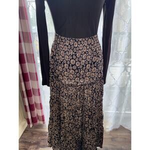 Cool change Boho Floral Tiered Maxi Skirt - Black & Tan Ditsy Daisy Print xs